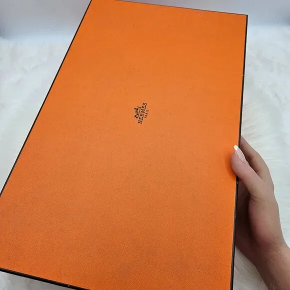 Authentic Hermès Gift Box (Empty) - Picture 2 of 9